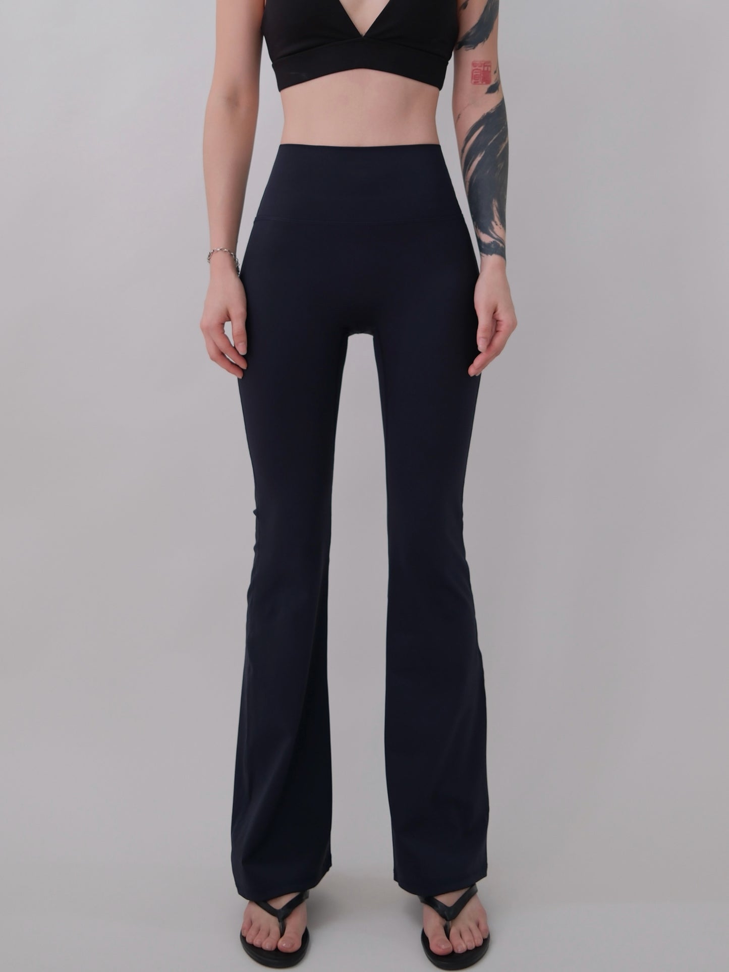 NAVY Long-Flared Yoga